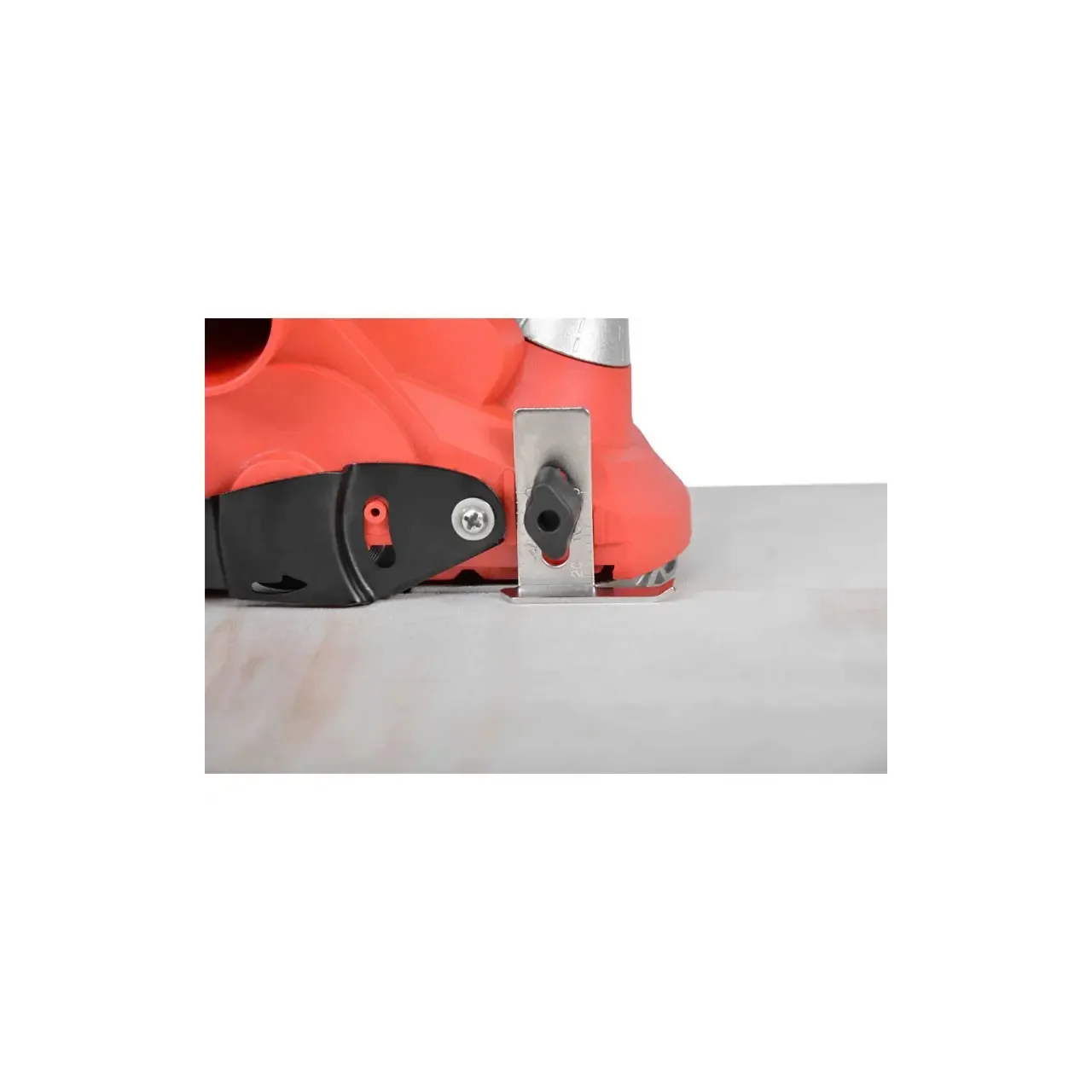 Rindea electrica HECHT 1790, putere 900 W, latime de lucru 82 mm, turatia nominala 16000 rot/min 8