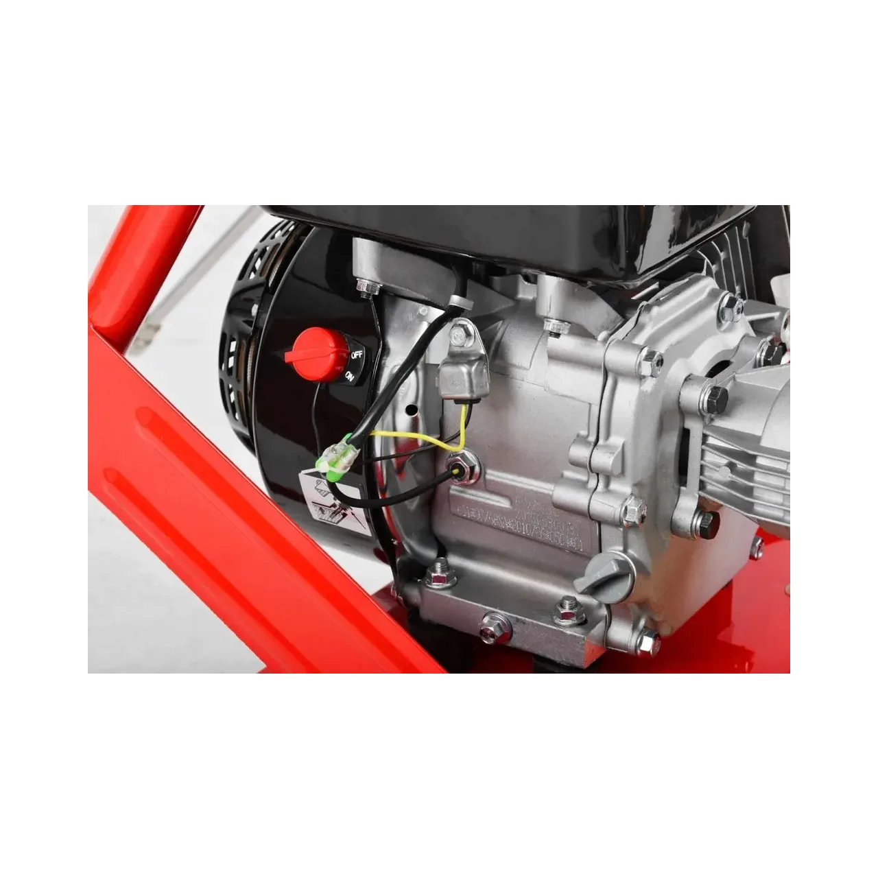 Masina de spalat sub presiune HECHT 3230, motor pe benzina, capacitate cilindrica 196 cmc, putere 5.5 CP, presiune 207 Bar, debit apa 681 l/h 5