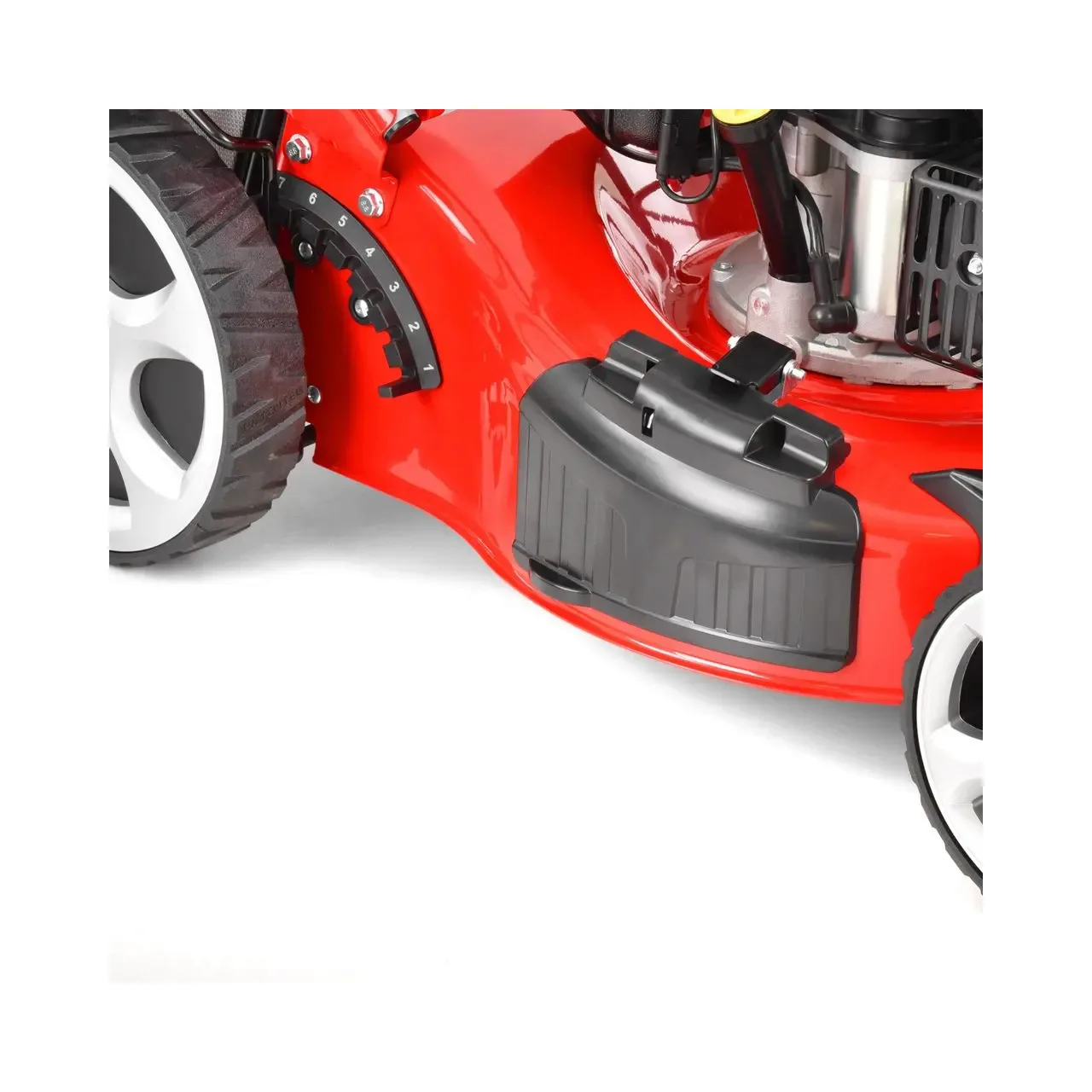 Masina de tuns iarba HECHT 5484 SXE 5in1, motor termic, capacitate cilindrica 135 CC, putere 5 CP, latime de lucru 46 cm, cu autopropulsie 5