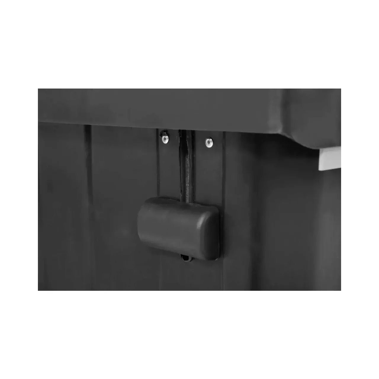 Tocator pentru crengi si resturi vegetale HECHT 6280 XL, motor electric, putere 2800 W, diametru maxim de taiere crengi 4.5 cm, cutie 60 litri 4