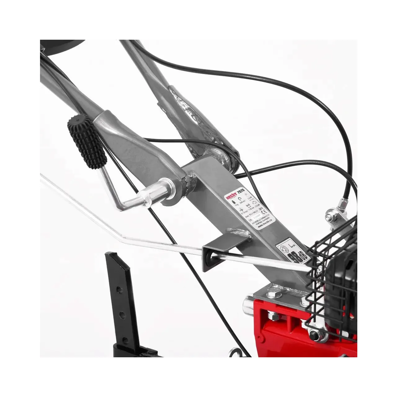 Motosapa HECHT 7970, motor 4 timpi, capacitate cilindrica 212 CC, 3.6 kW, 5 CP, latime de lucru 110 cm, 3 viteze 4