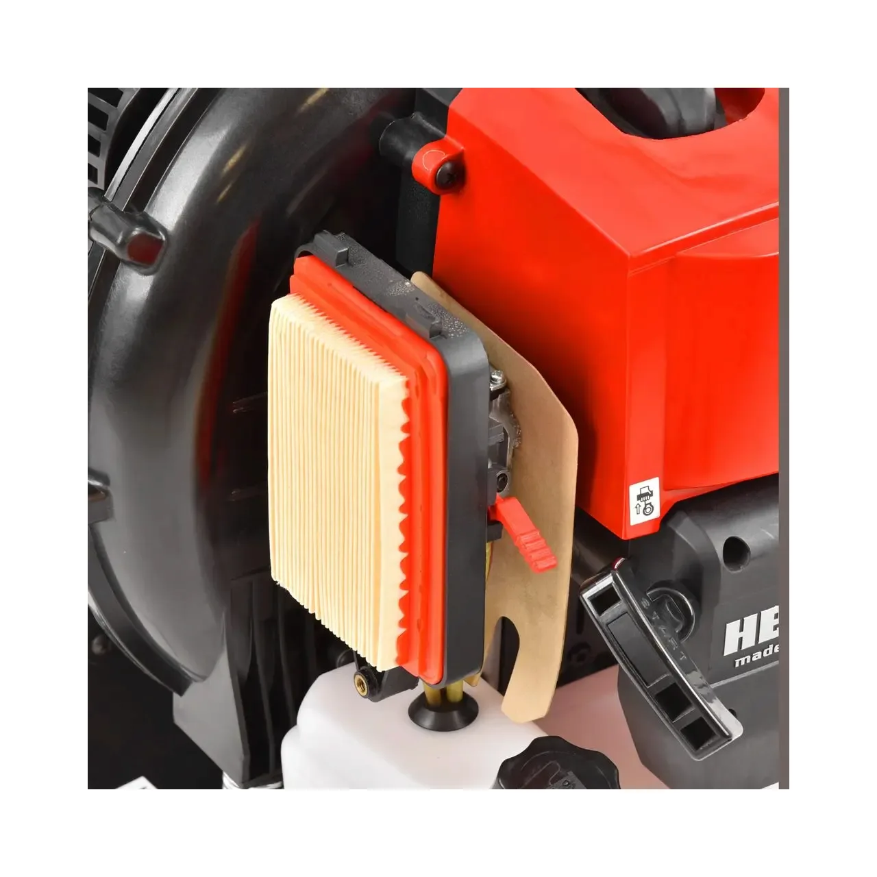 Suflanta de frunze cu motor pe benzina HECHT 952, putere motor 2 CP, capacitate cilindrica 52 CC 3