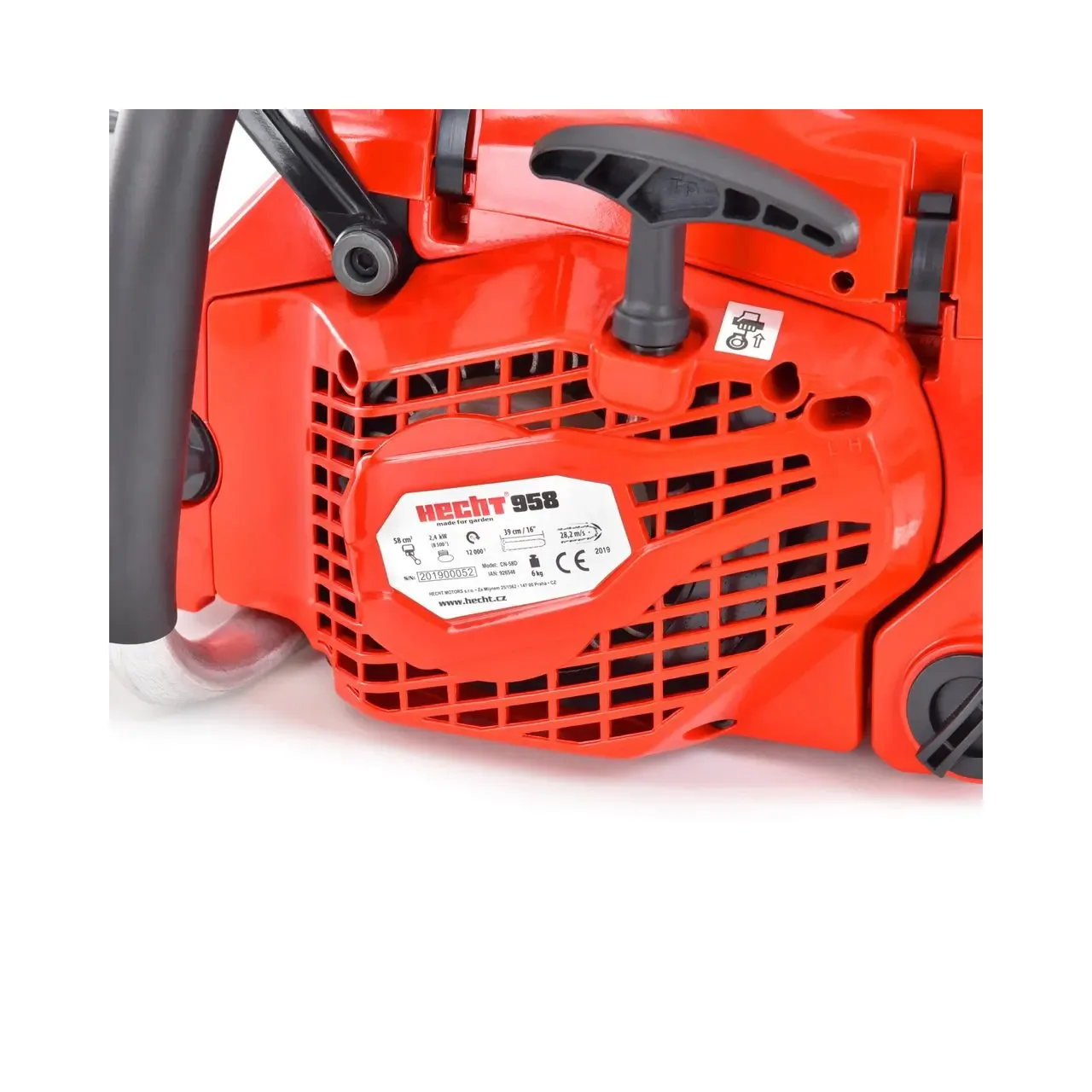 Motofierastrau Hecht 958 lama de 39 cm motor de 58 cm3 cu o putere nominala de 33 cp. Greutate 55 kg. 4