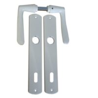Set manere din aluminiu cu sild pentru usa de interior cu cheie finisaj alb 90mm Yale A 670 VA AP